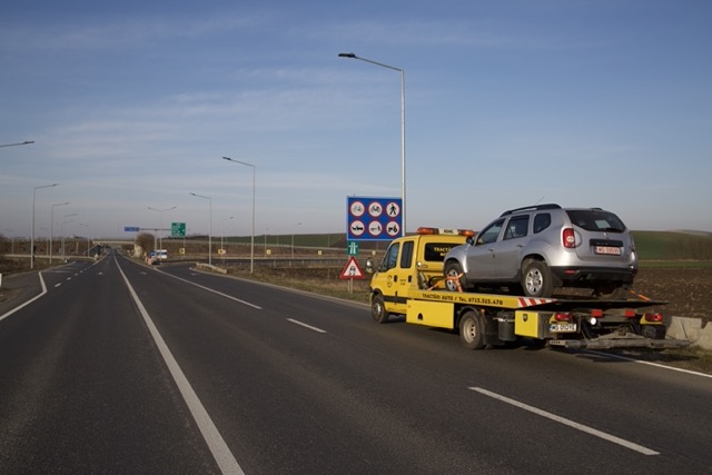 Încărcare mașină avariată